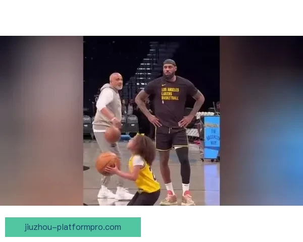 詹姆斯回顾火湖大战晒照庆七连胜霸气喊话球迷调侃互动