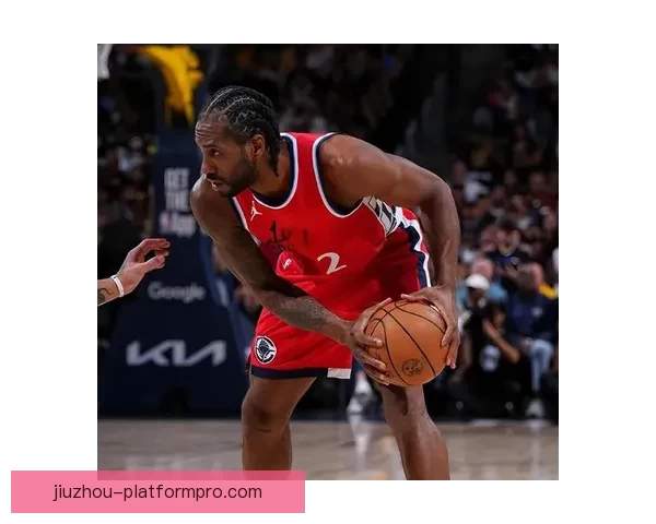 小卡手腕伤势加重仍坚守赛场 对猛龙比赛中受伤不得不硬撑